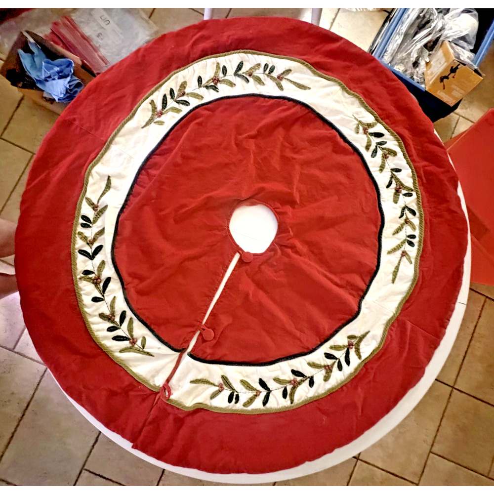 VINTAGE TREE SKIRT Red VELVET EMBROIDERED HOLLY CHRISTMAS
